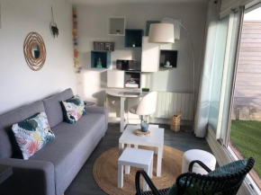 T2 avec piscine et terrasse dans résidence arborée